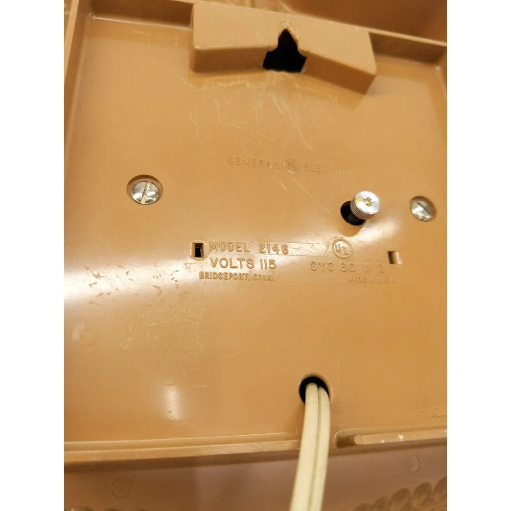 General Electric Wall Clock Brown Vintage 2146 Cutting Board Kitchen MCM USA